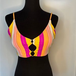 NWOT Ambrielle Swimwear Bikini Top